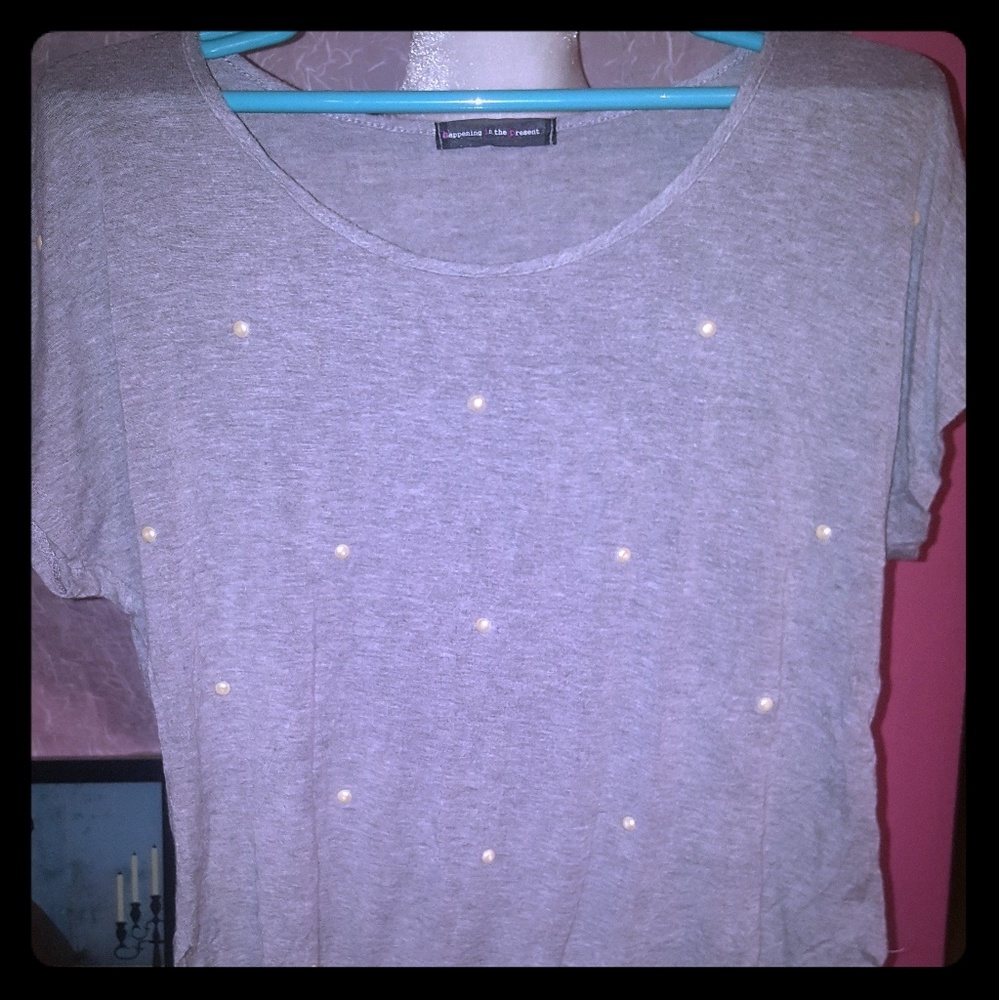 Womans T-Shirt w/ Pearls